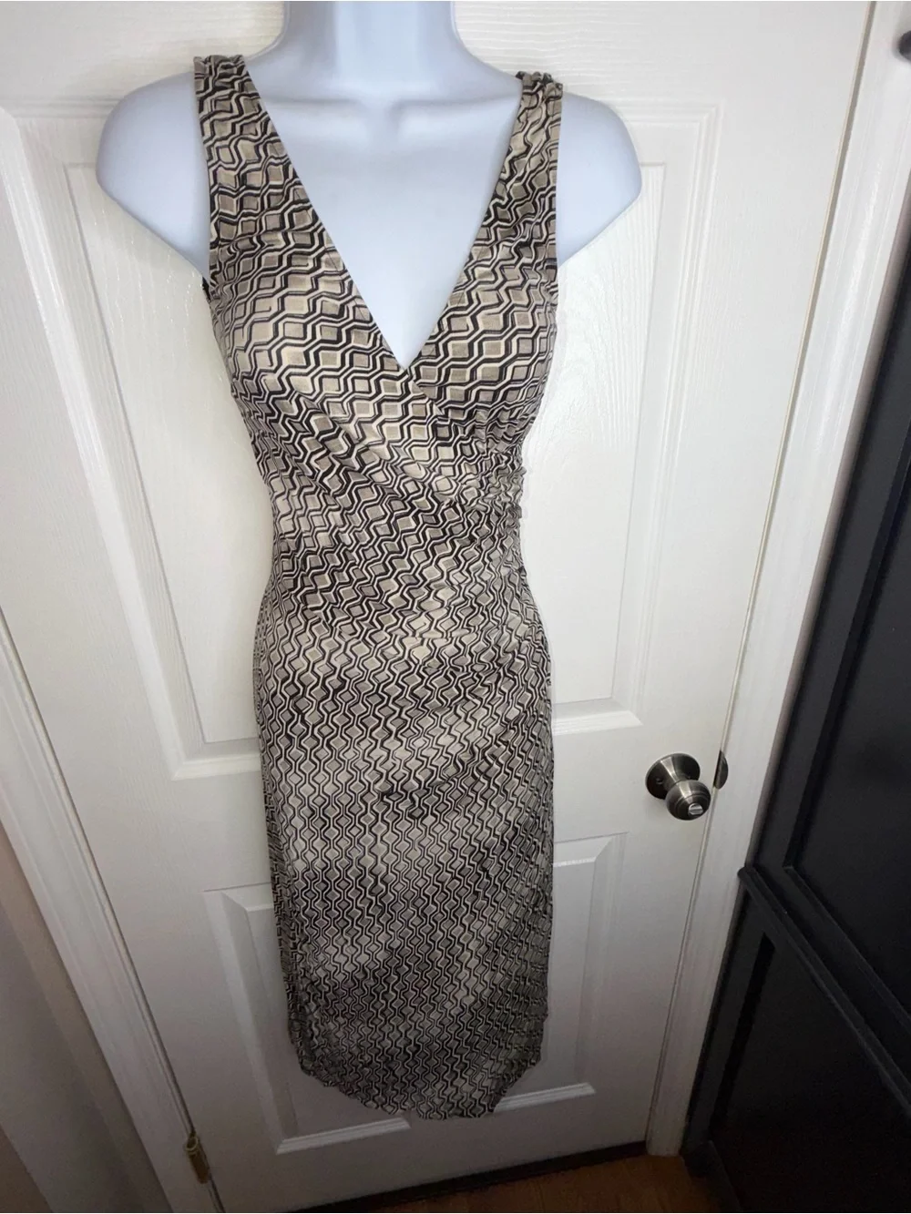Vtg Bebe Women’s Small Black Gray Geo Print V-Neck Midi Dress Sleeveless S USA